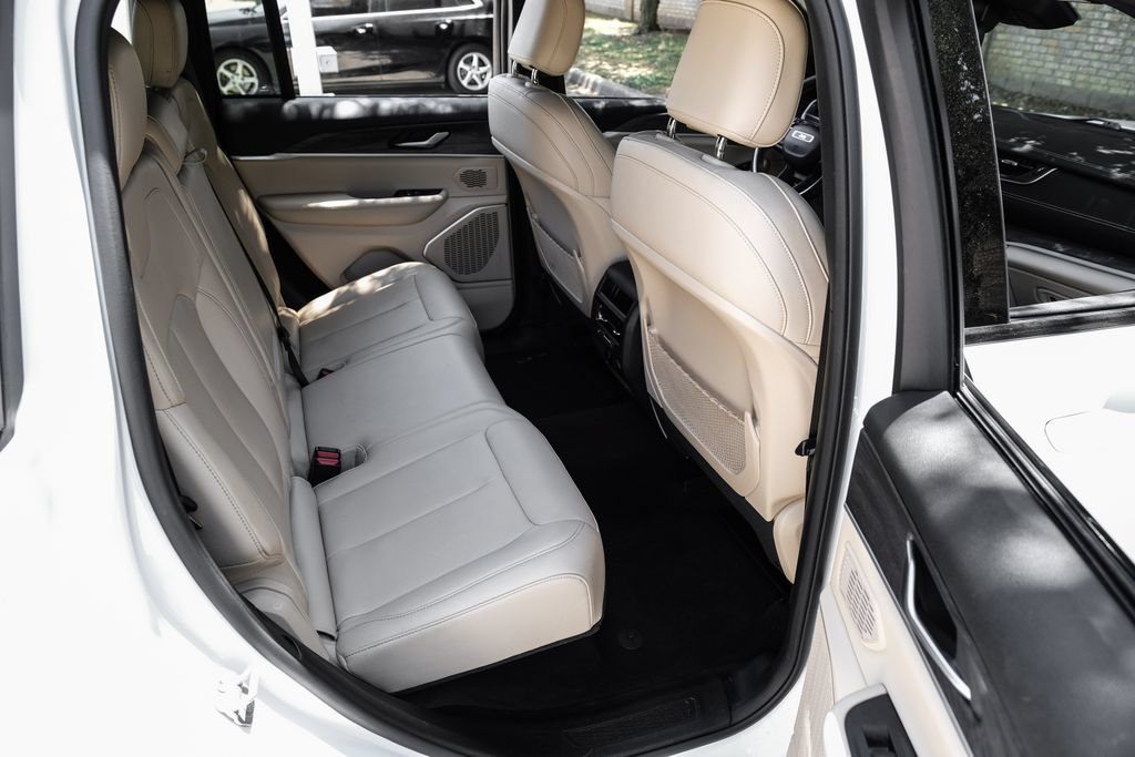 Used 2023 Jeep Grand Cherokee Limited RWD image 49