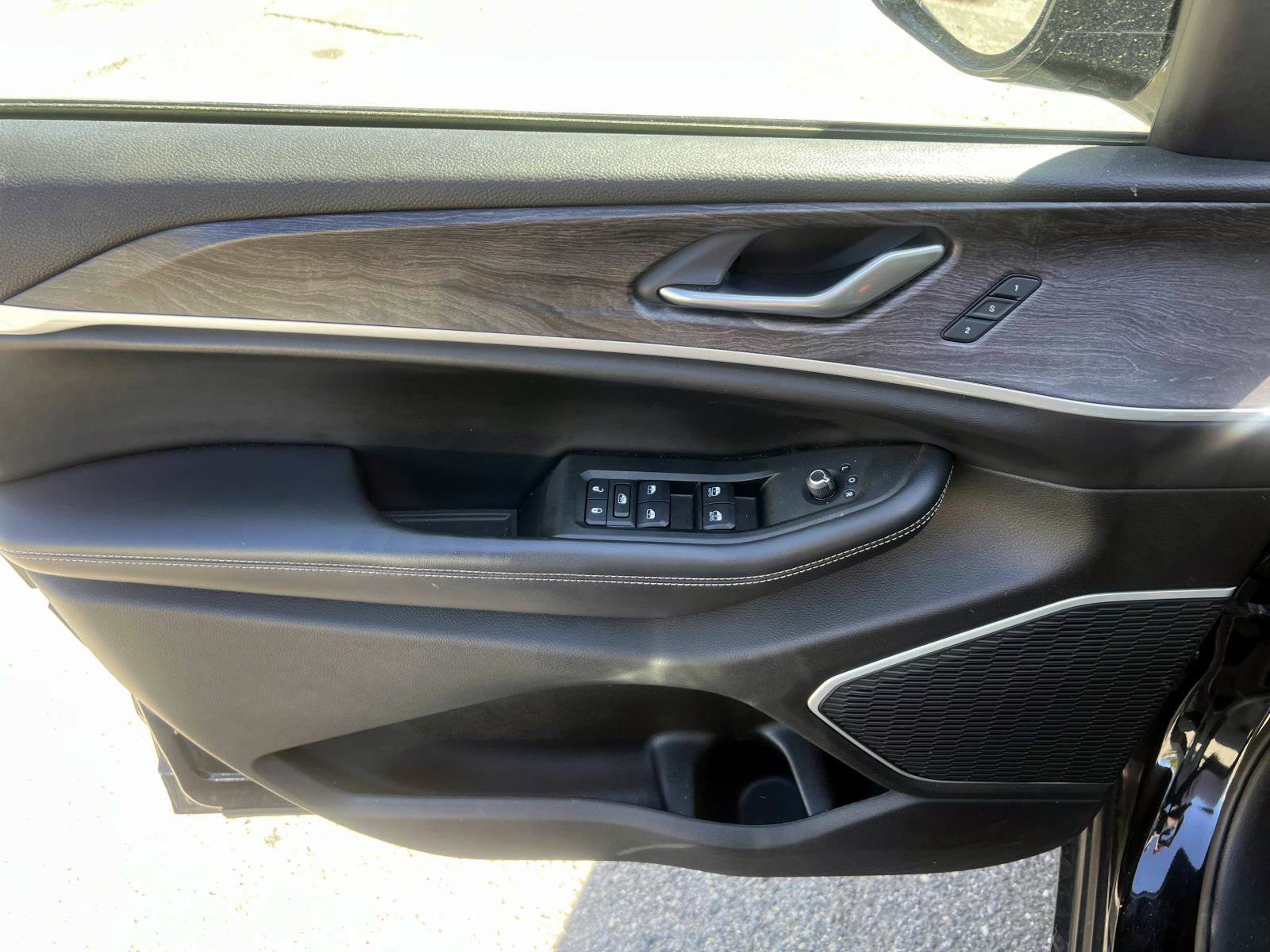 Used 2021 Jeep Grand Cherokee L Limited AWD/4WD image 16