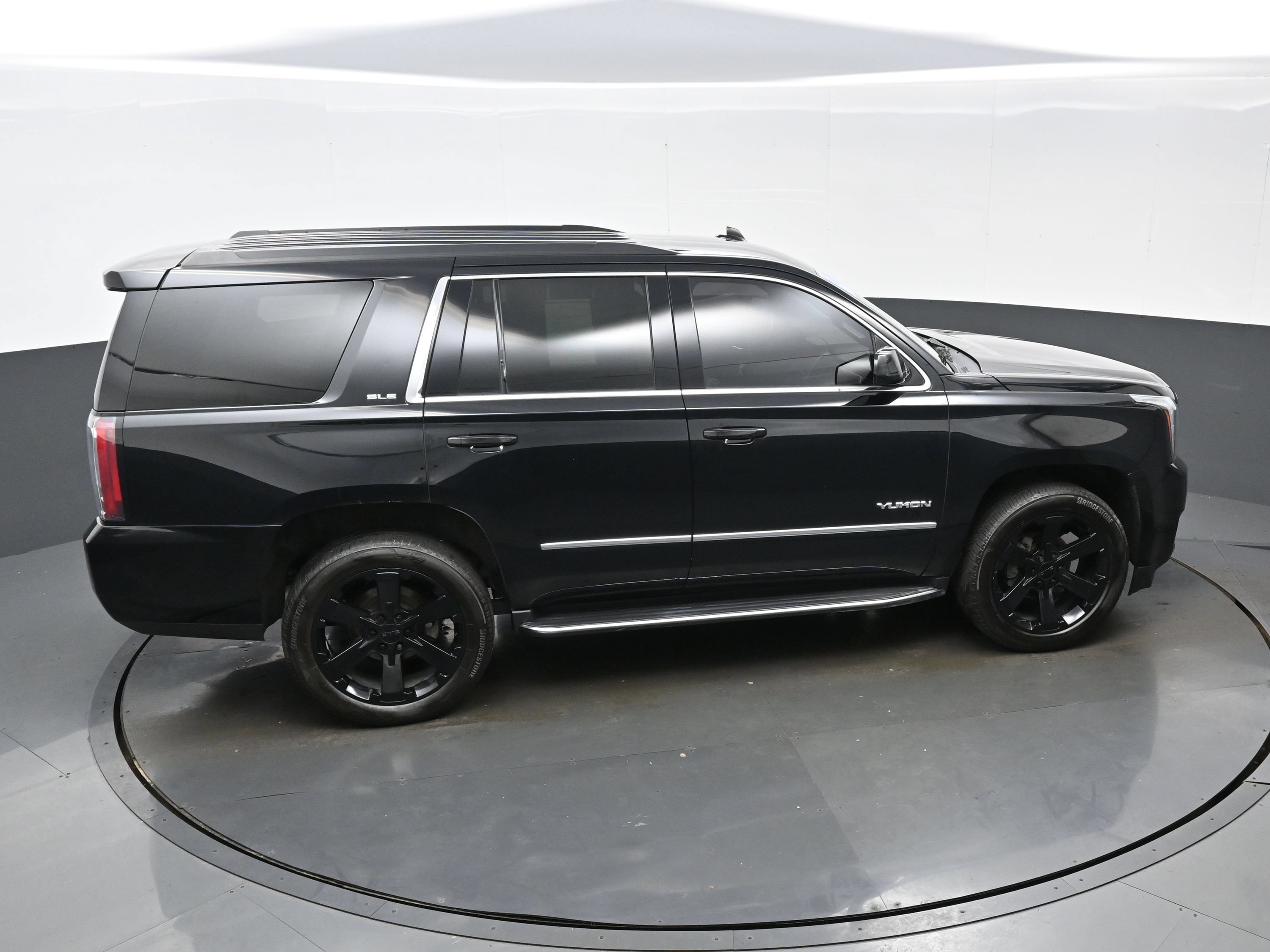 Used 2019 GMC Yukon SLE w/ HD Trailering Package AWD/4WD image 39