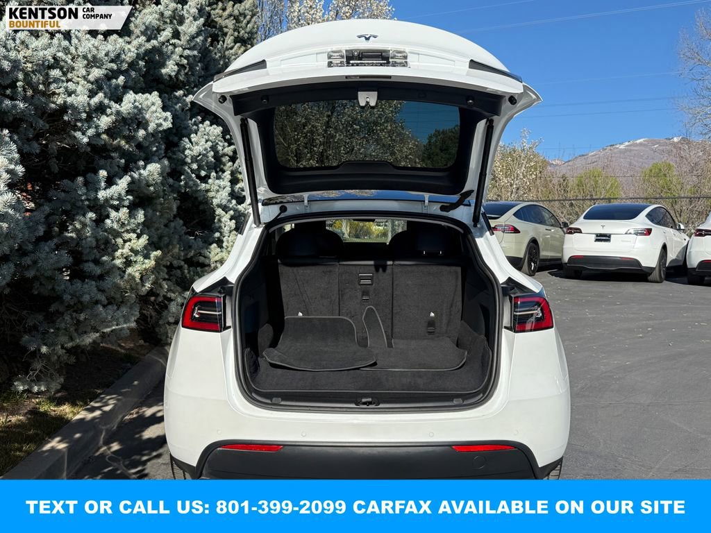 Used 2022 Tesla Model Y Long Range image 34