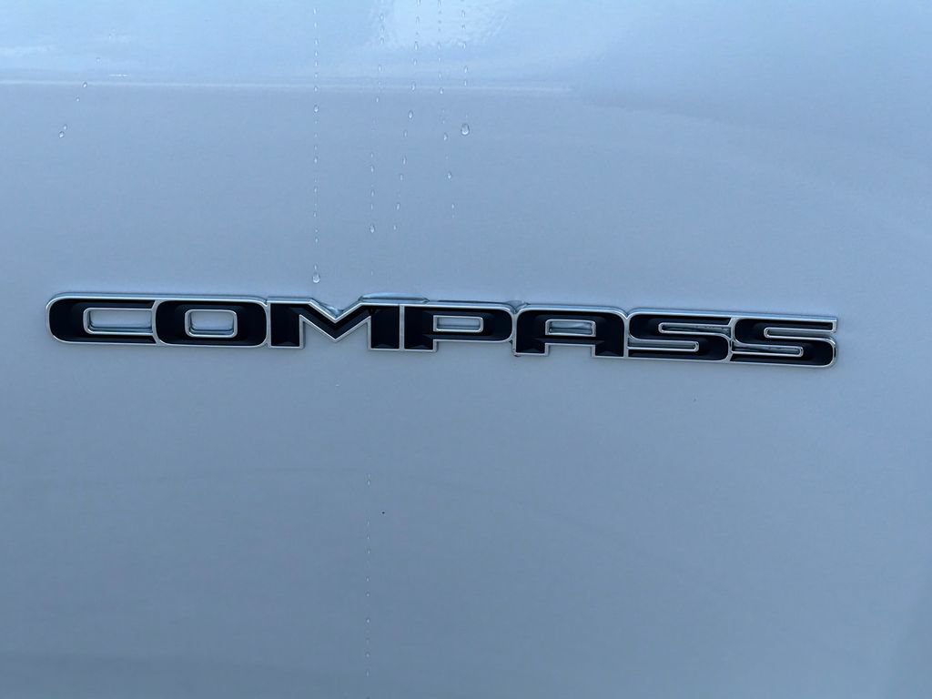 Used 2026 Jeep Compass Limited AWD/4WD image 9