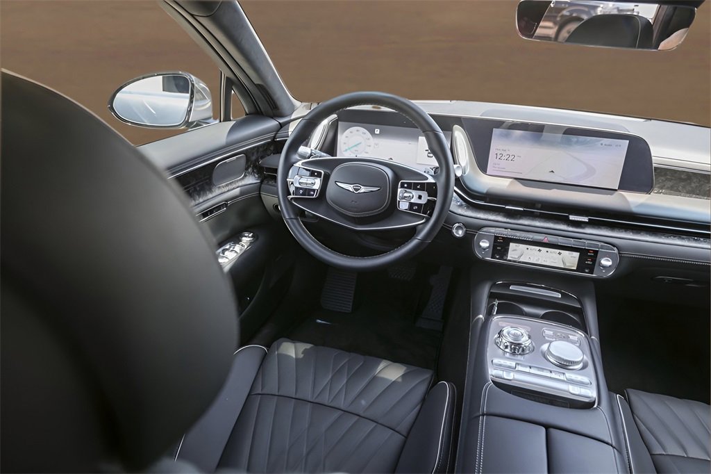 Used 2025 Genesis G90 3.5T image 30