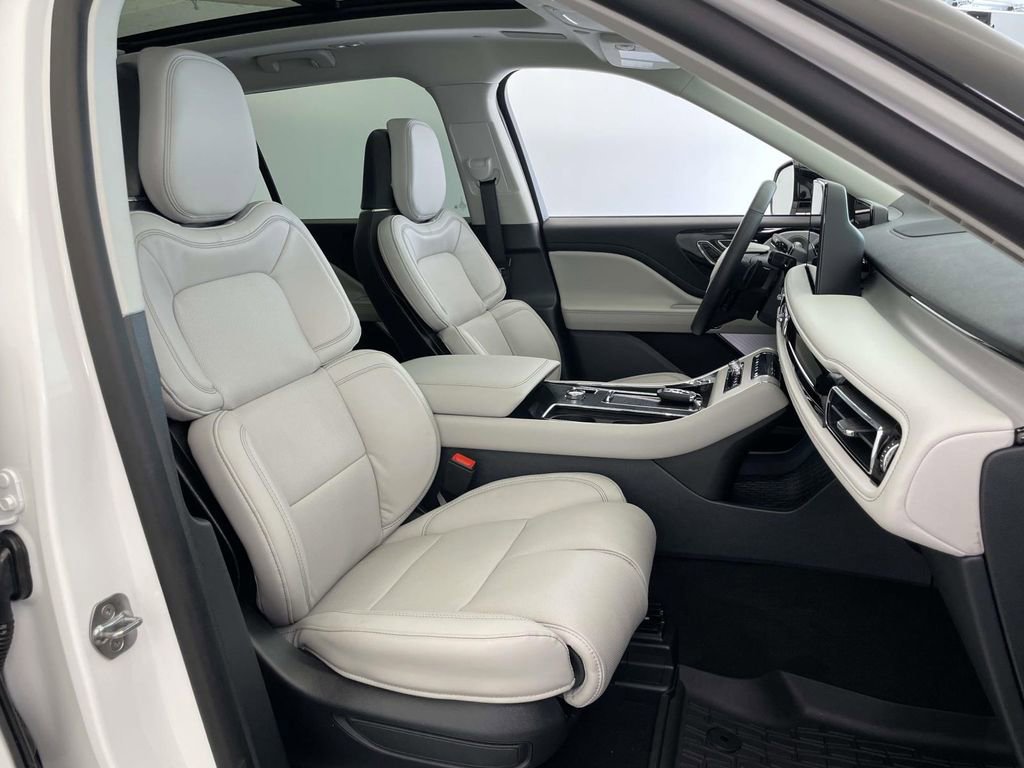 Used 2026 Lincoln Aviator Reserve image 23