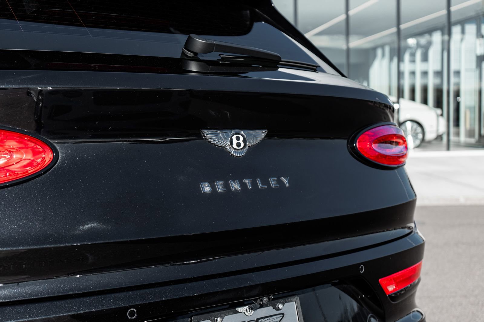 Used 2024 Bentley Bentayga Extended Wheelbase image 9