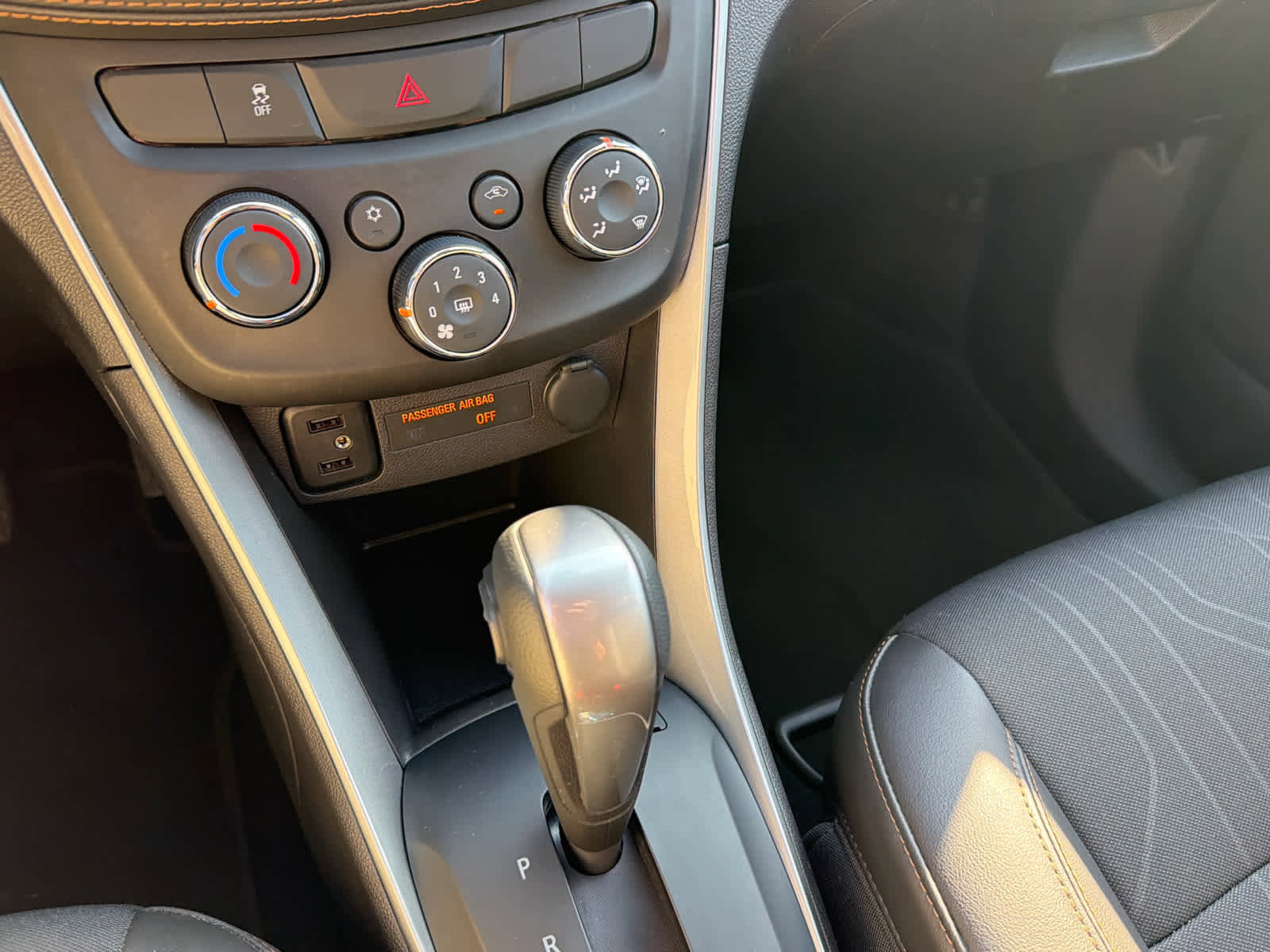 Certified 2022 Chevrolet Trax LT w/ LT Convenience Package AWD/4WD image 12