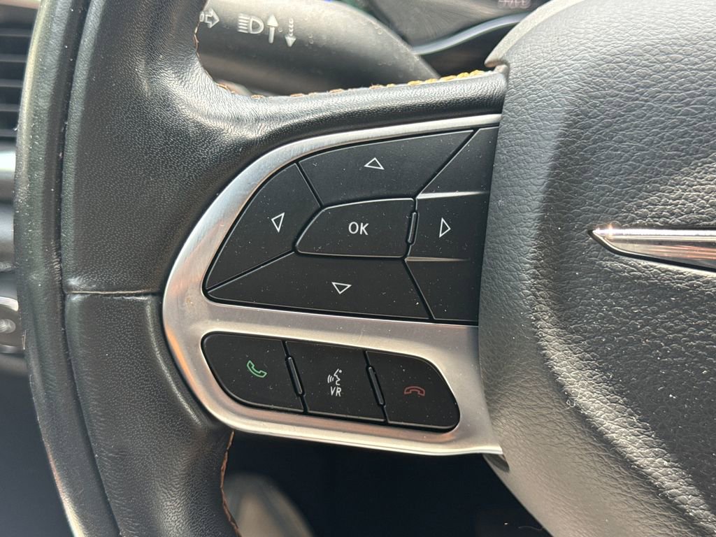 Used 2022 Chrysler Pacifica Pinnacle FWD image 28
