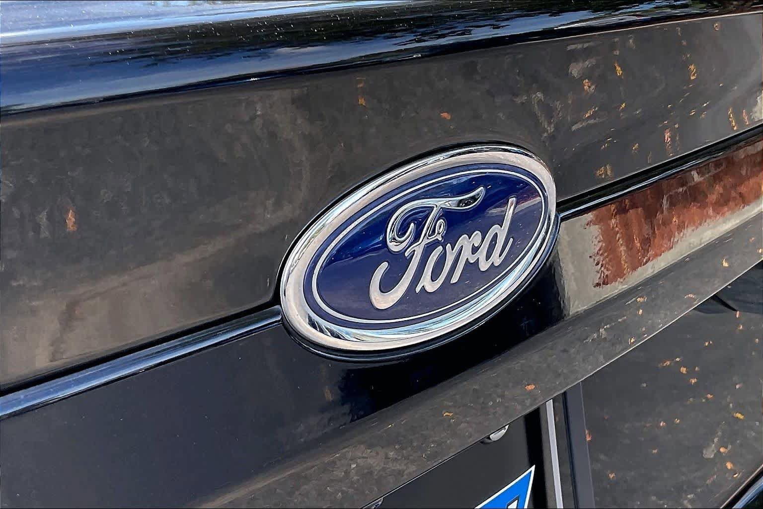 Used 2020 Ford Fusion SE FWD image 9