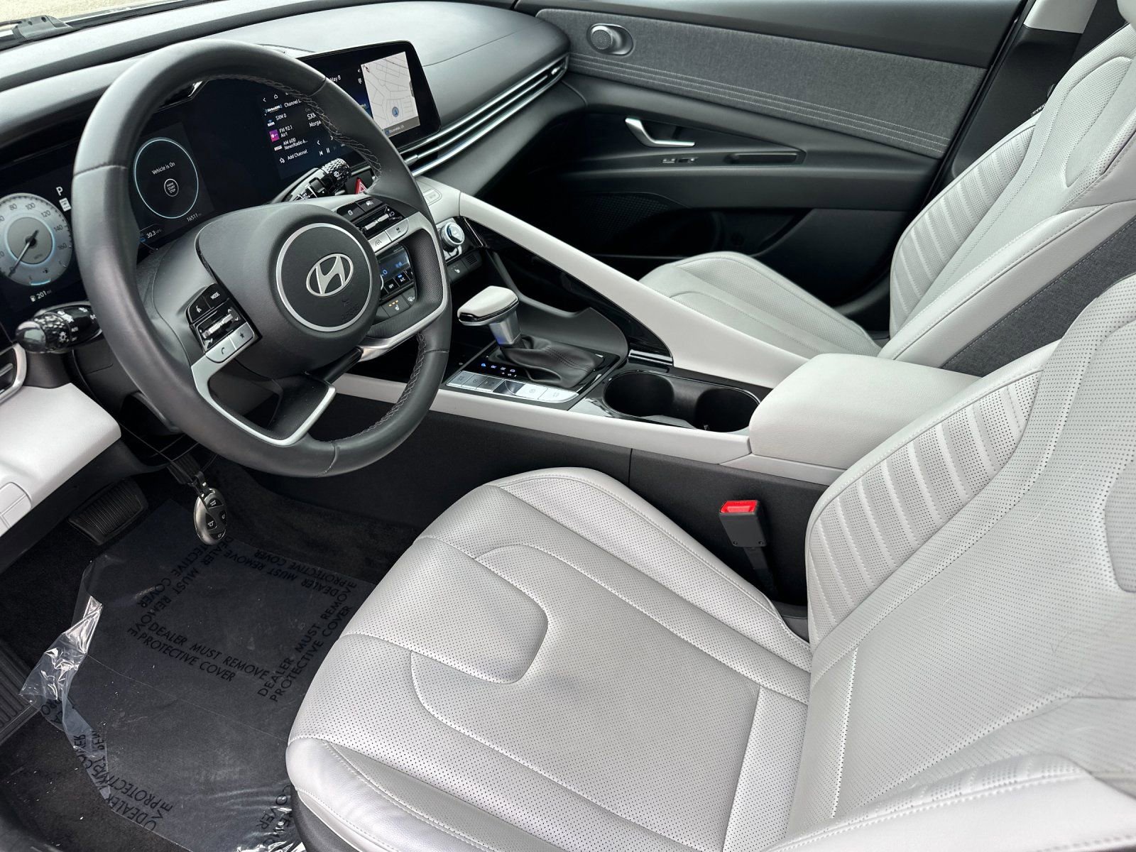 Used 2024 Hyundai Elantra Limited FWD image 11