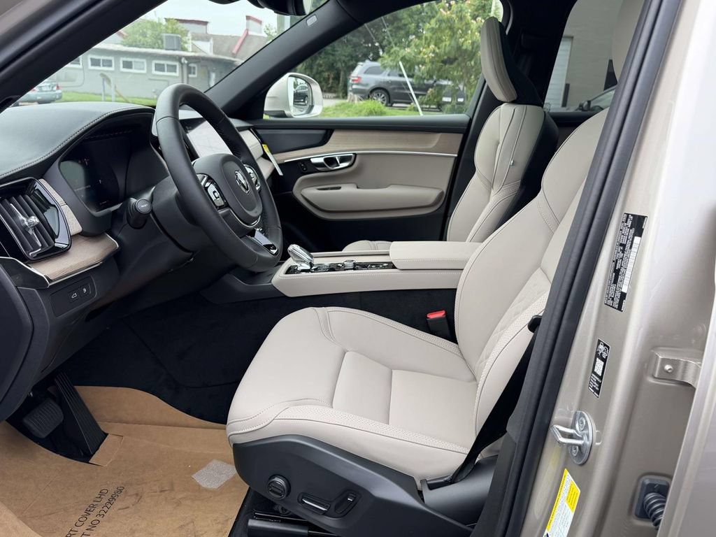 New 2026 Volvo XC90 T8 Plus w/ Protection Package AWD/4WD image 15