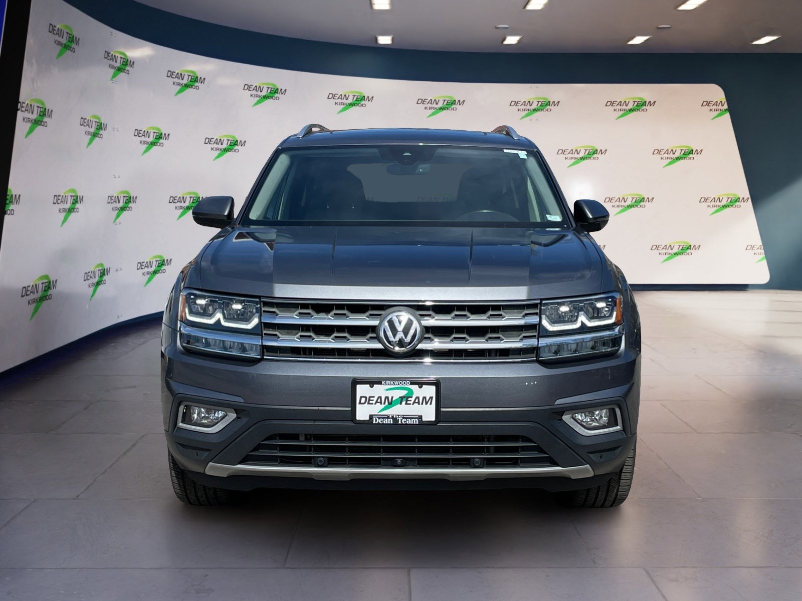 Used 2018 Volkswagen Atlas SEL Premium image 2