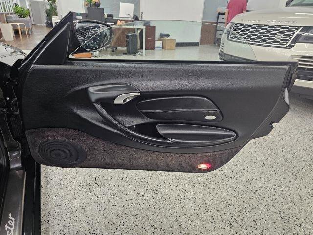 Used 2000 Porsche Boxster RWD image 18