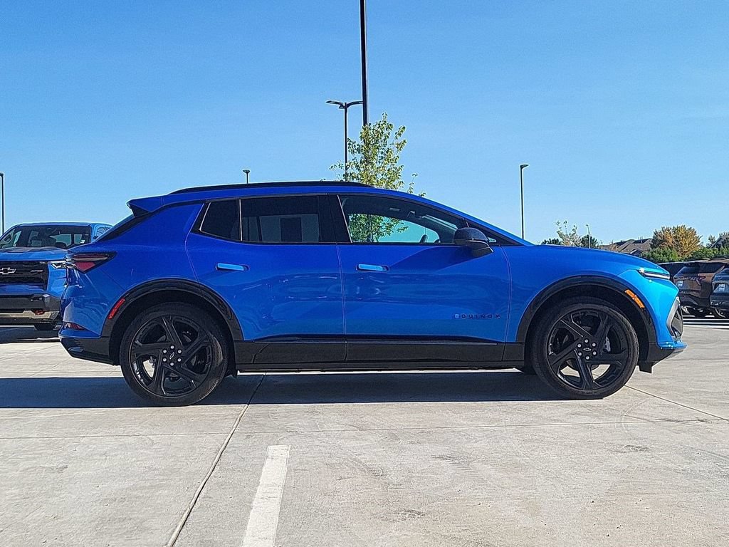 Used 2025 Chevrolet Equinox EV RS AWD/4WD image 9