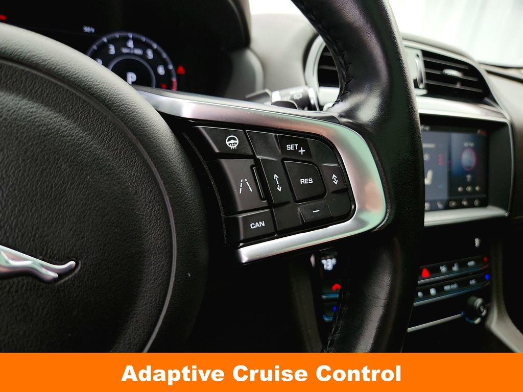 Used 2019 Jaguar F-PACE Portfolio image 26