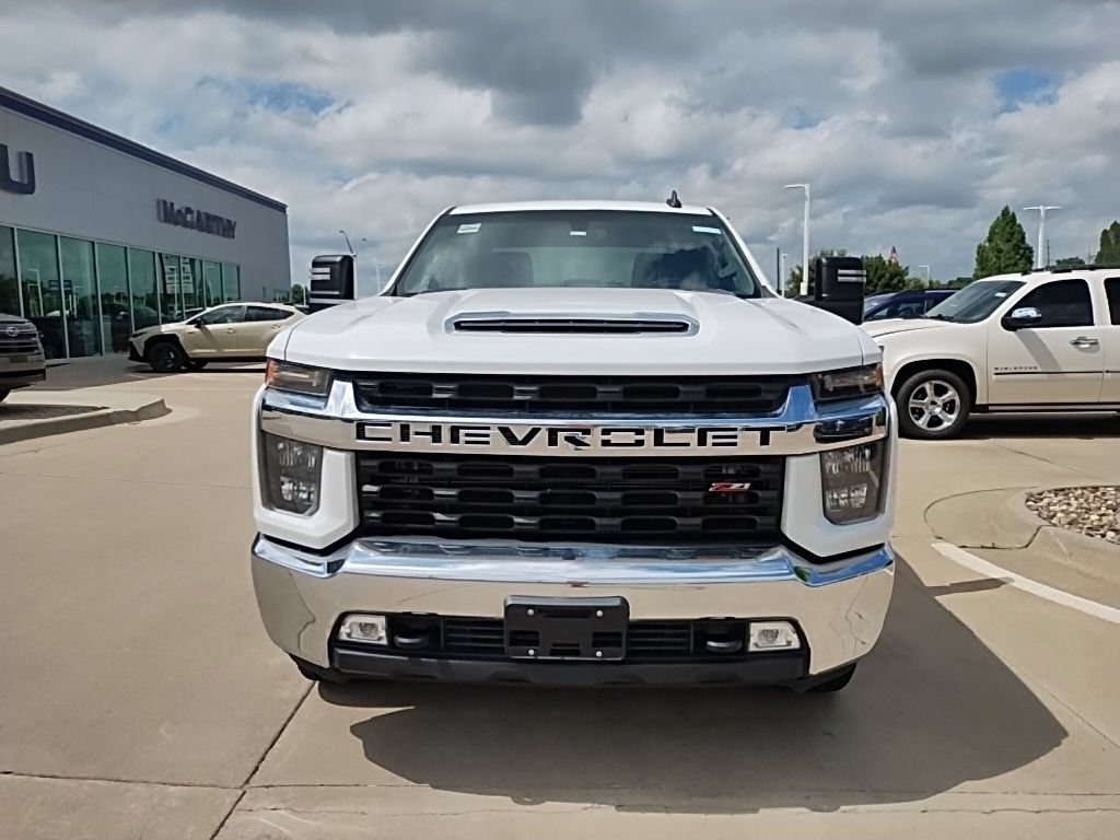 Used 2022 Chevrolet Silverado 2500 LT w/ Convenience Package AWD/4WD image 2