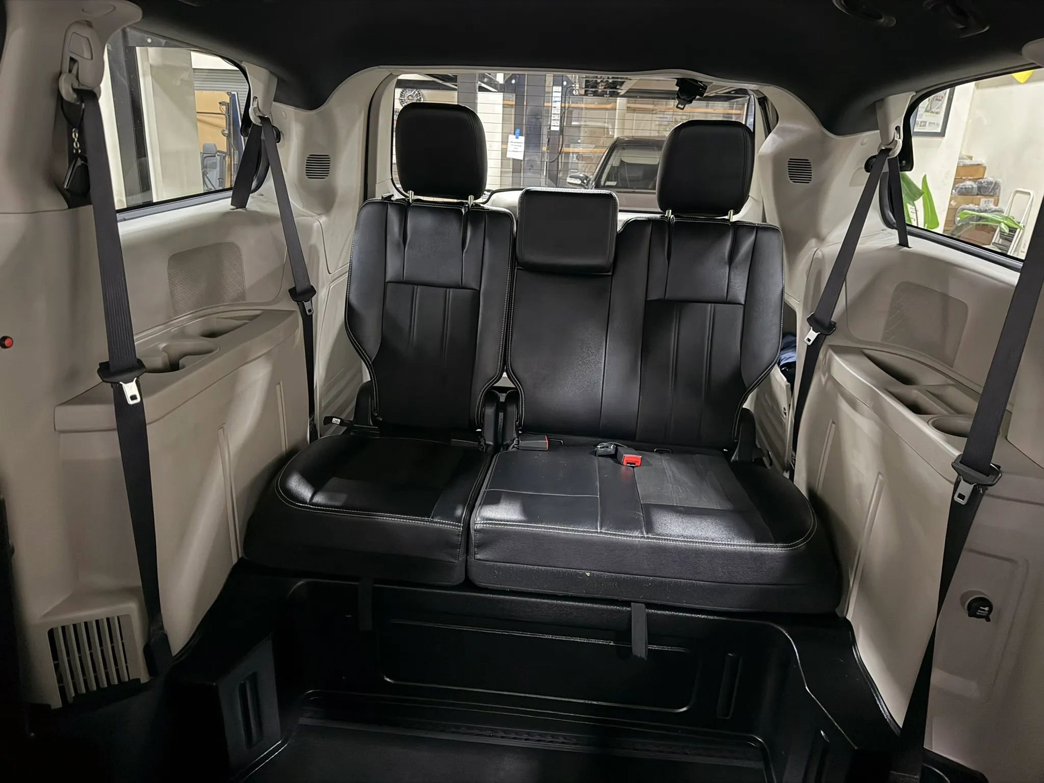 Used 2019 Dodge Grand Caravan SXT FWD image 37