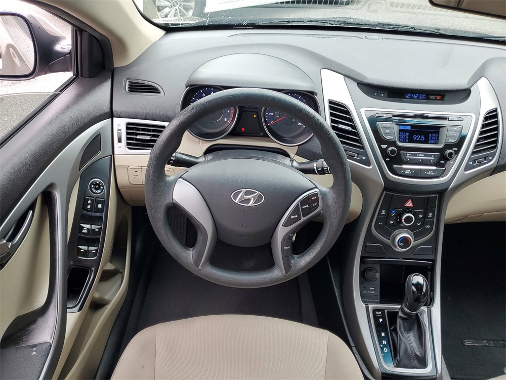 Used 2016 Hyundai Elantra SE image 16