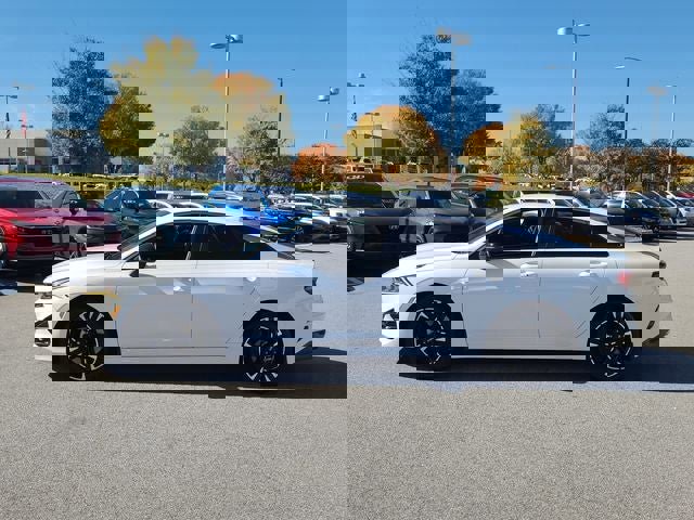 Used 2024 Kia K5 GT-Line w/ GT-Line Premium Package image 4