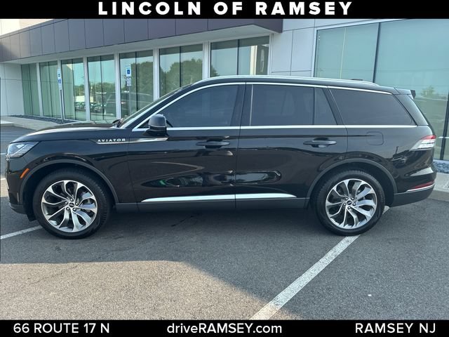 Used 2026 Lincoln Aviator Reserve AWD/4WD image 2