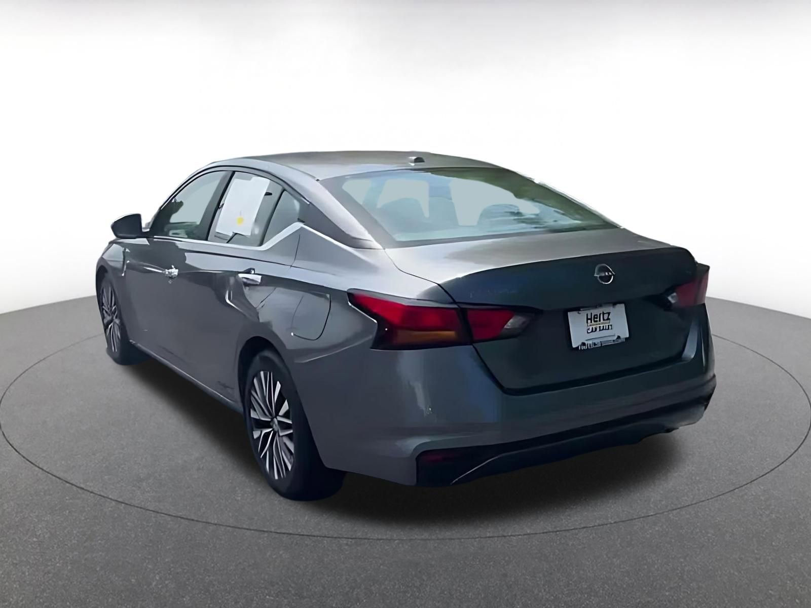 Used 2025 Nissan Altima 2.5 SV image 11