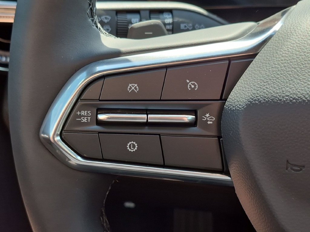 New 2027 Chevrolet Equinox LT w/ Convenience Package II FWD image 19