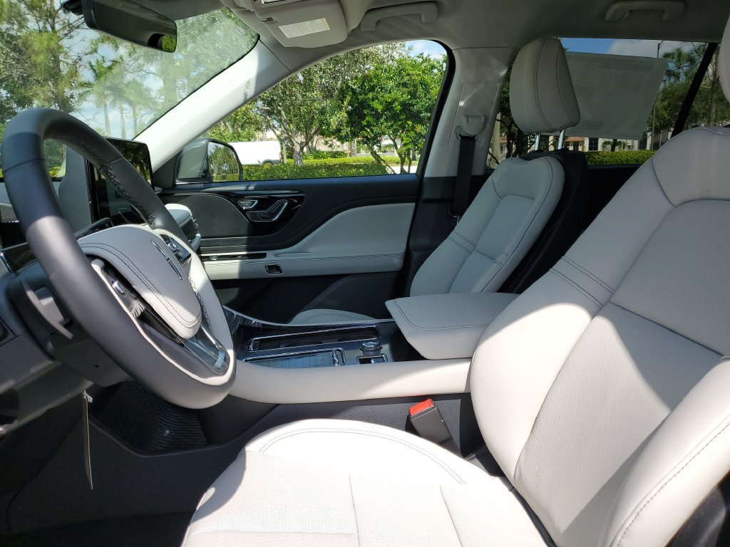 New 2026 Lincoln Aviator 2WD image 21