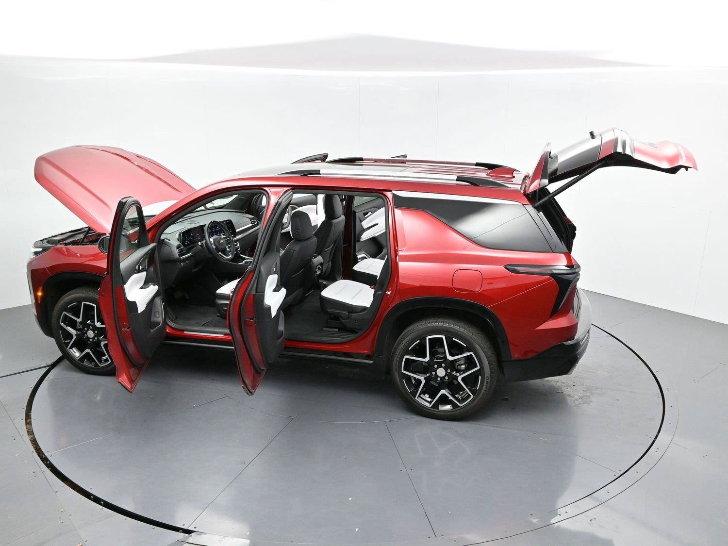 Used 2025 Chevrolet Traverse High Country AWD/4WD image 47
