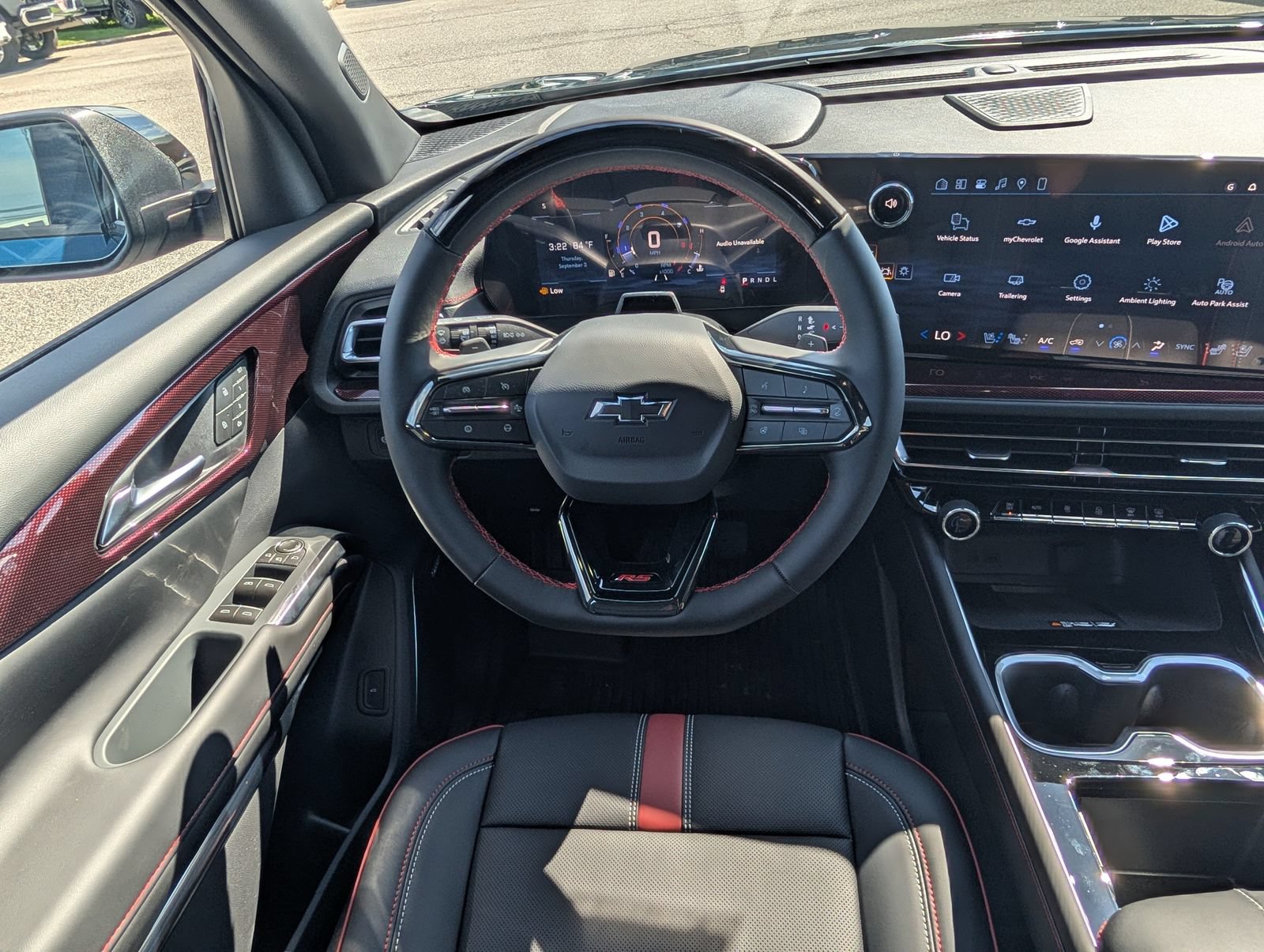 New 2027 Chevrolet Traverse RS w/ LPO, Floor Liner Package FWD image 17