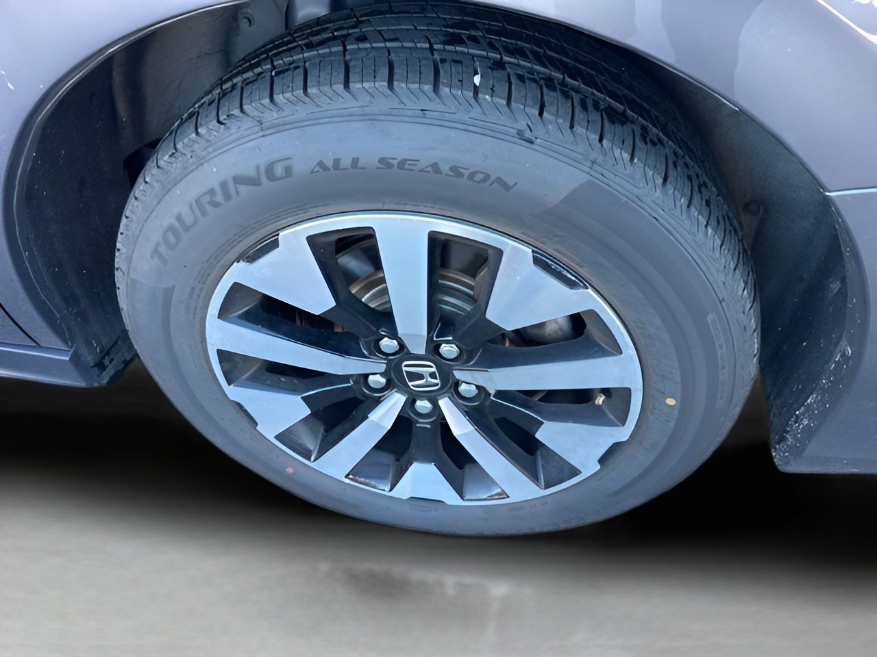 Used 2025 Honda Odyssey EX-L image 9