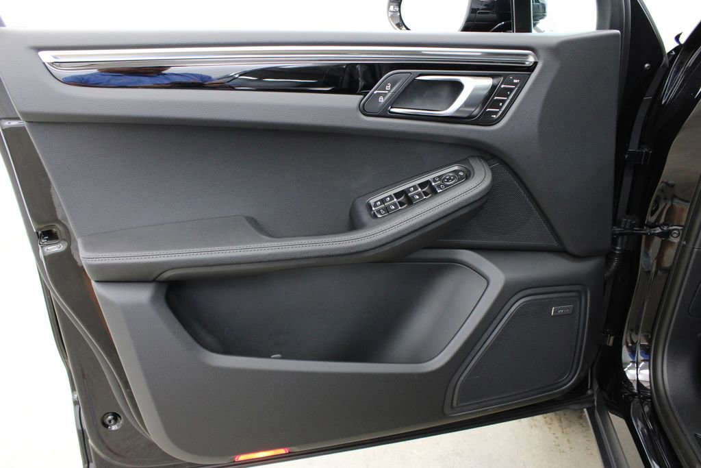 New 2025 Porsche Macan image 22