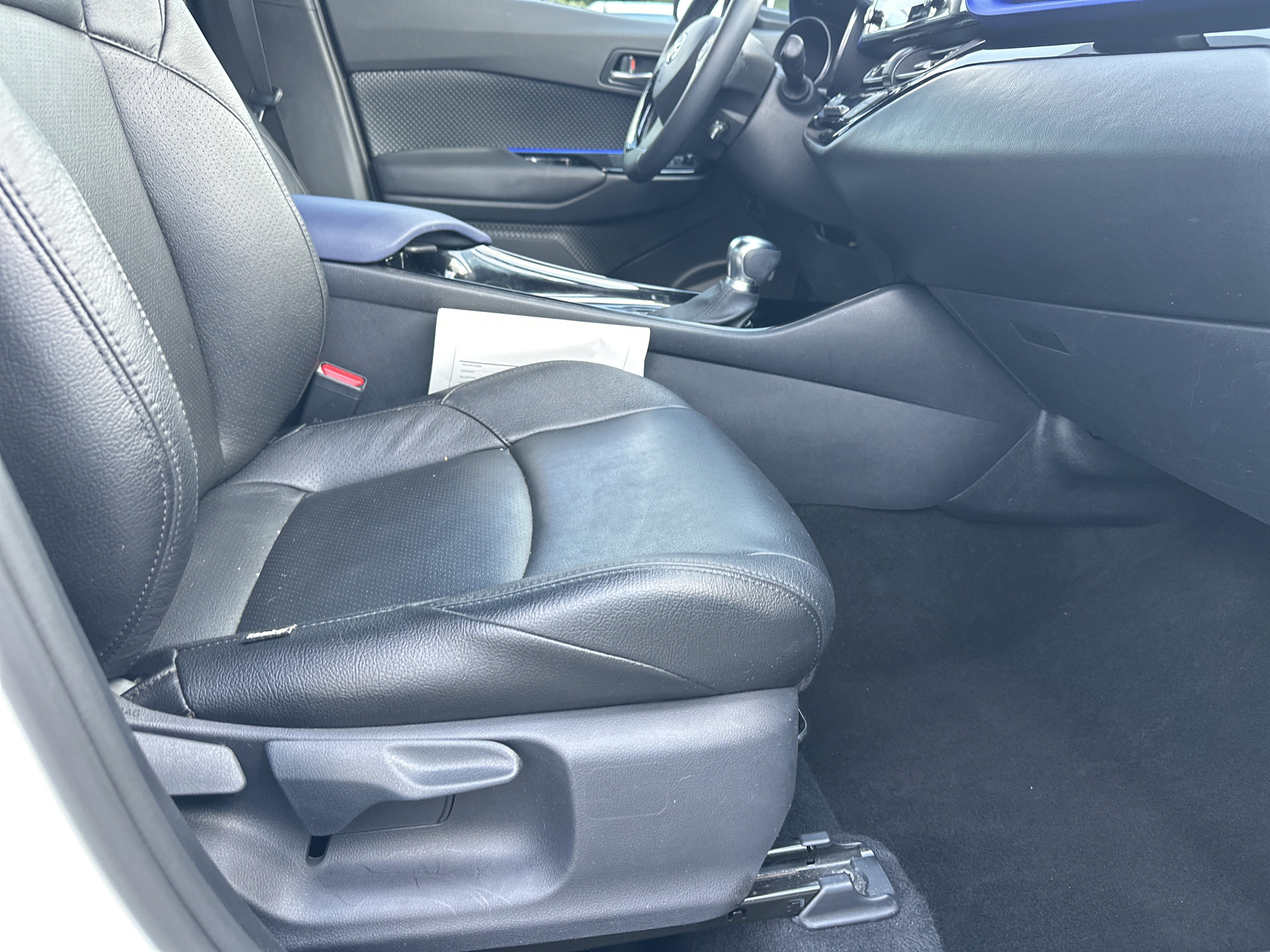 Used 2021 Toyota C-HR XLE FWD image 15