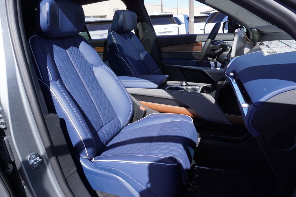 New 2026 Cadillac Vistiq Premium Luxury image 12
