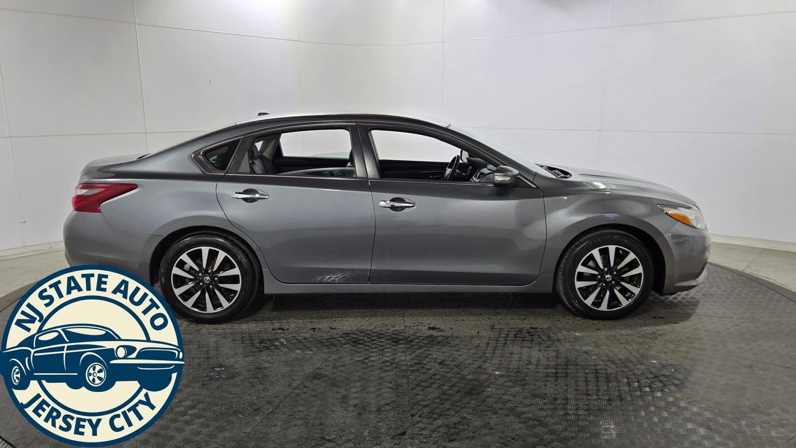 Used 2018 Nissan Altima 2.5 SL FWD image 8