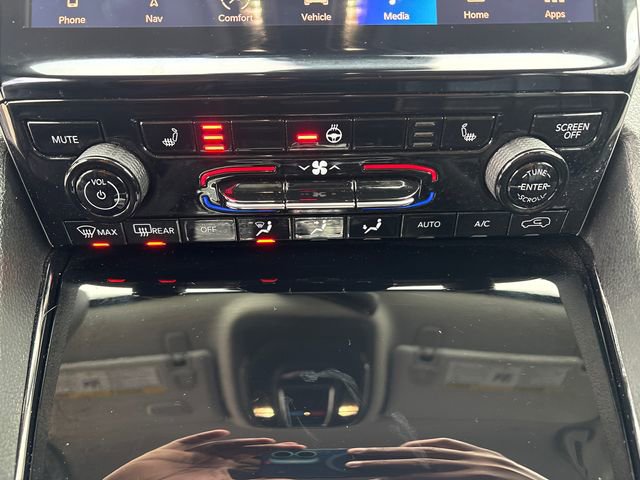 Used 2023 Jeep Grand Cherokee Limited image 33