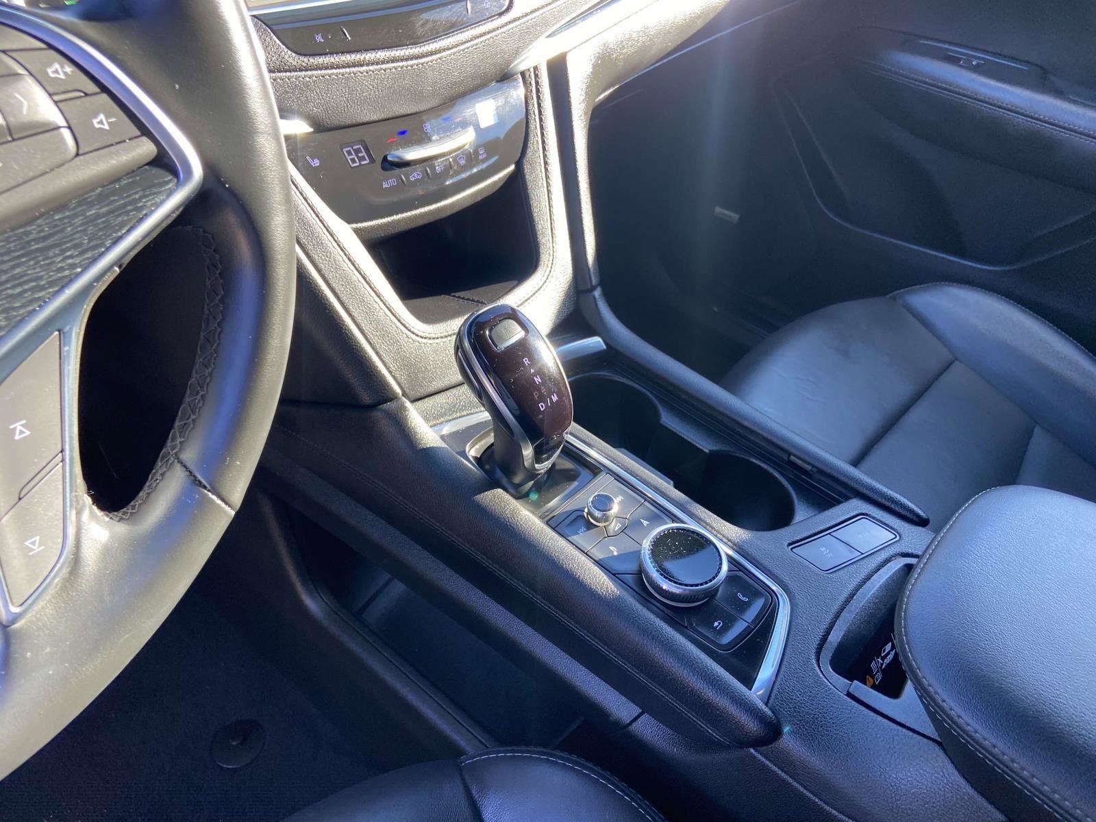 Used 2025 Cadillac XT5 Premium Luxury image 12