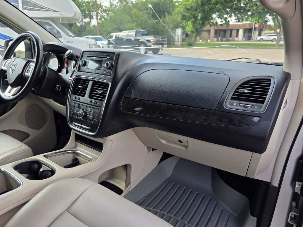Used 2012 Dodge Grand Caravan Crew FWD image 29