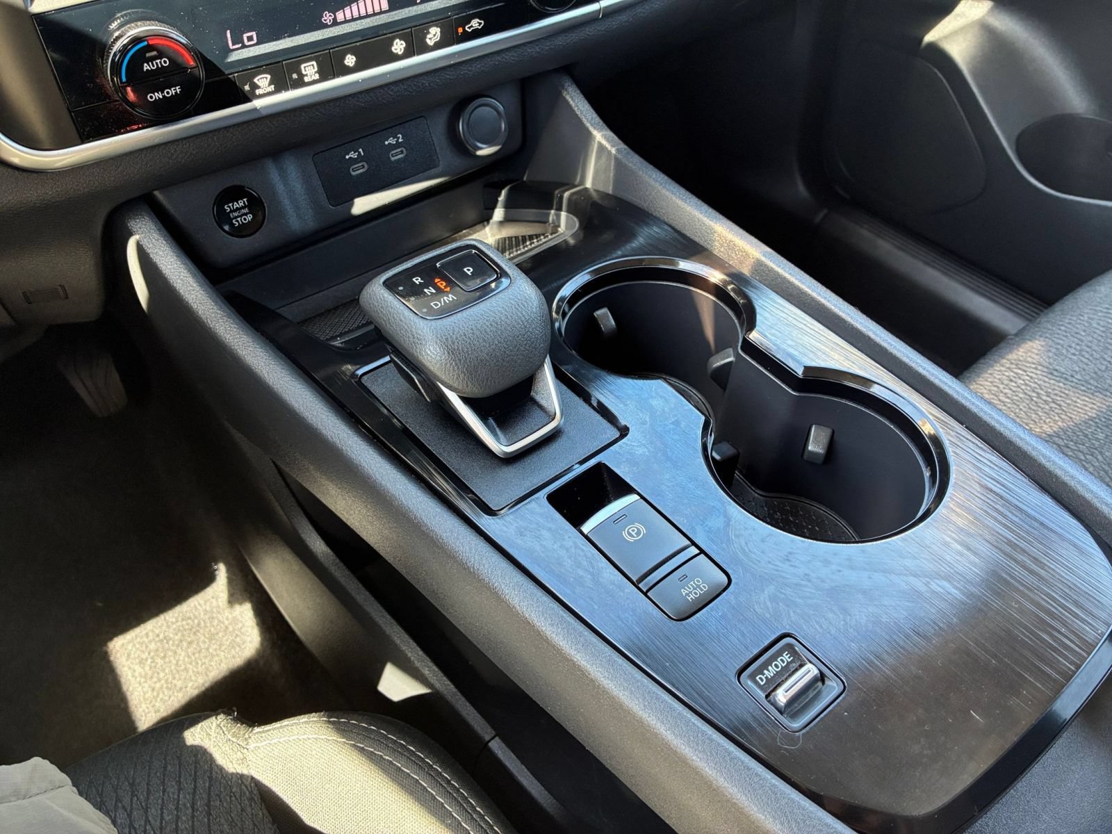 Used 2025 Nissan Rogue SV FWD image 42