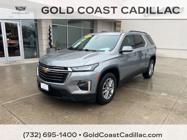 Used 2023 Chevrolet Traverse LT w/ Rear Camera Mirror Package image 1