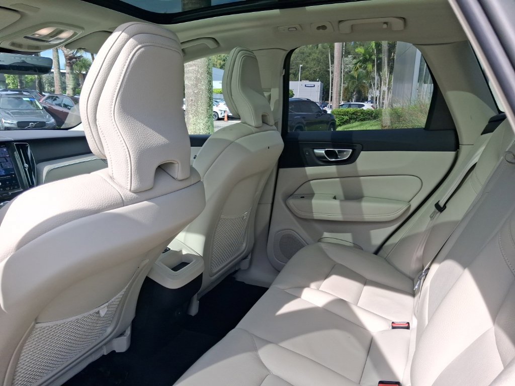 Used 2023 Volvo XC60 B5 Plus w/ Climate Package AWD/4WD image 7