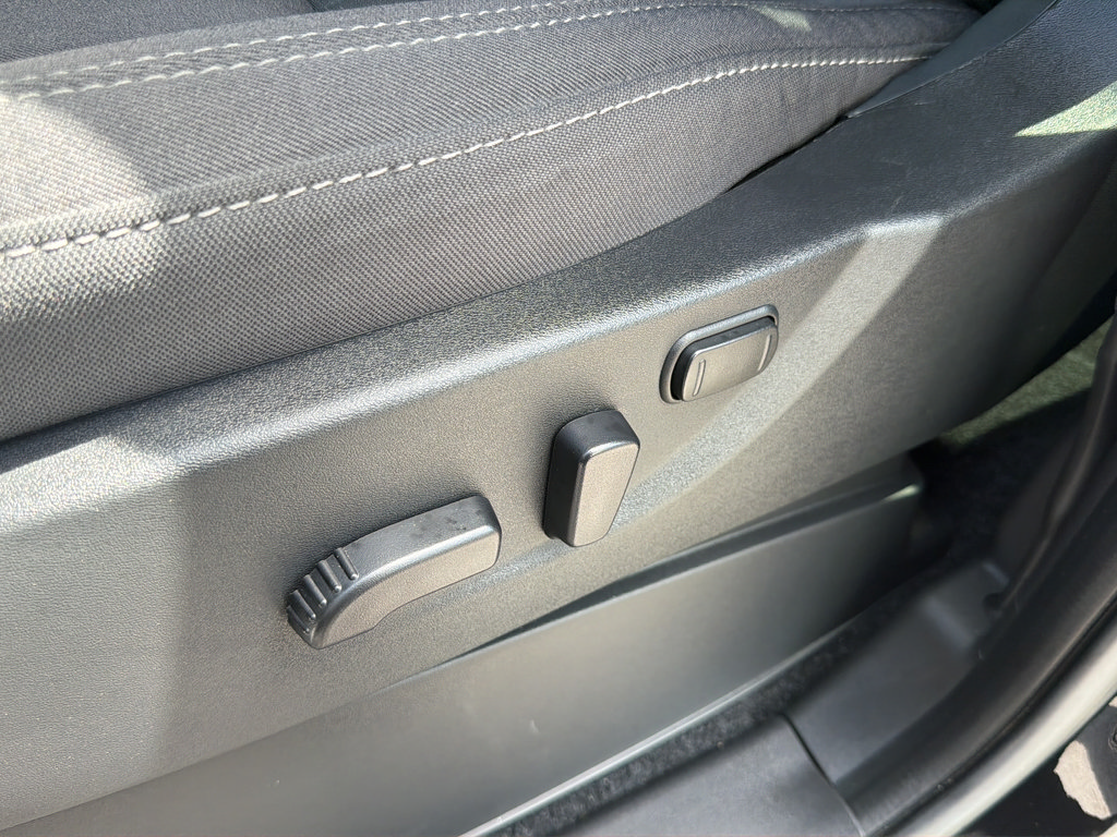 Certified 2025 Nissan Frontier SV RWD image 15