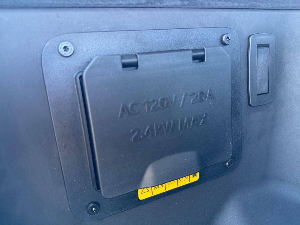 Used 2024 Ford F150 Lightning Platinum AWD/4WD image 30