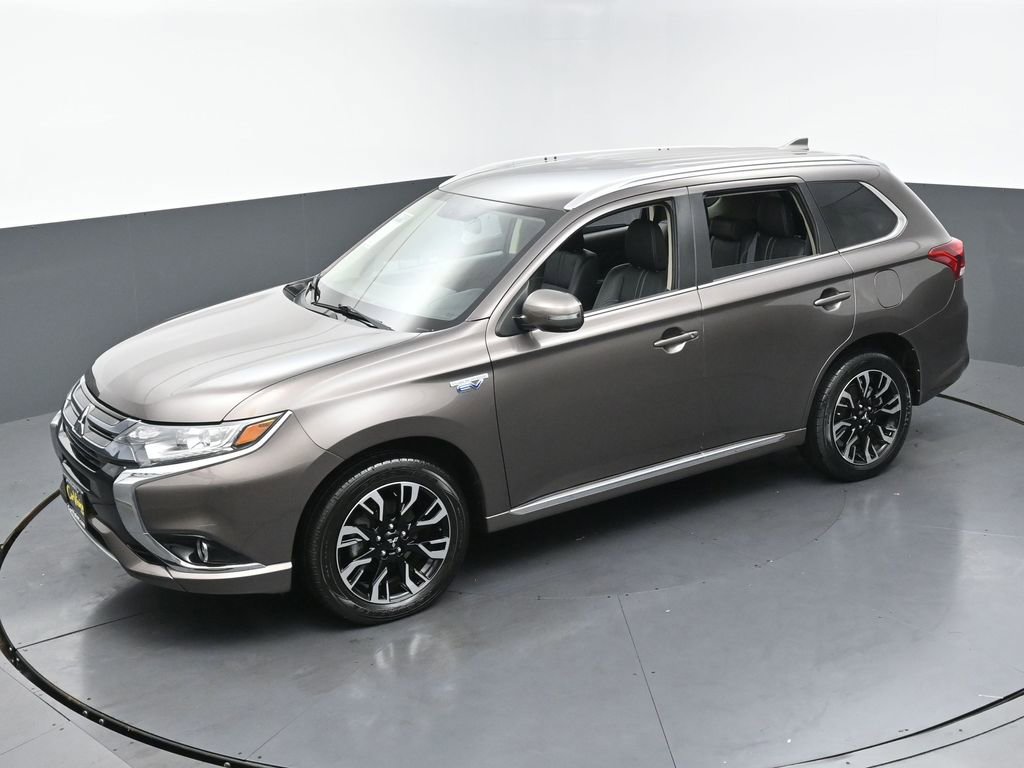 Used 2018 Mitsubishi Outlander SEL image 39