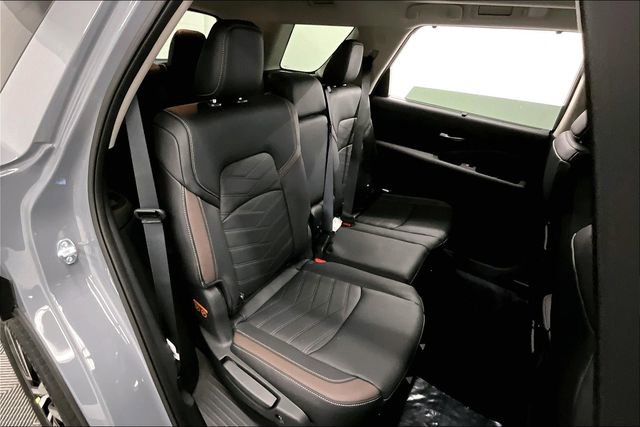 New 2025 Nissan Pathfinder Platinum w/ Lighting Package (N93) image 32