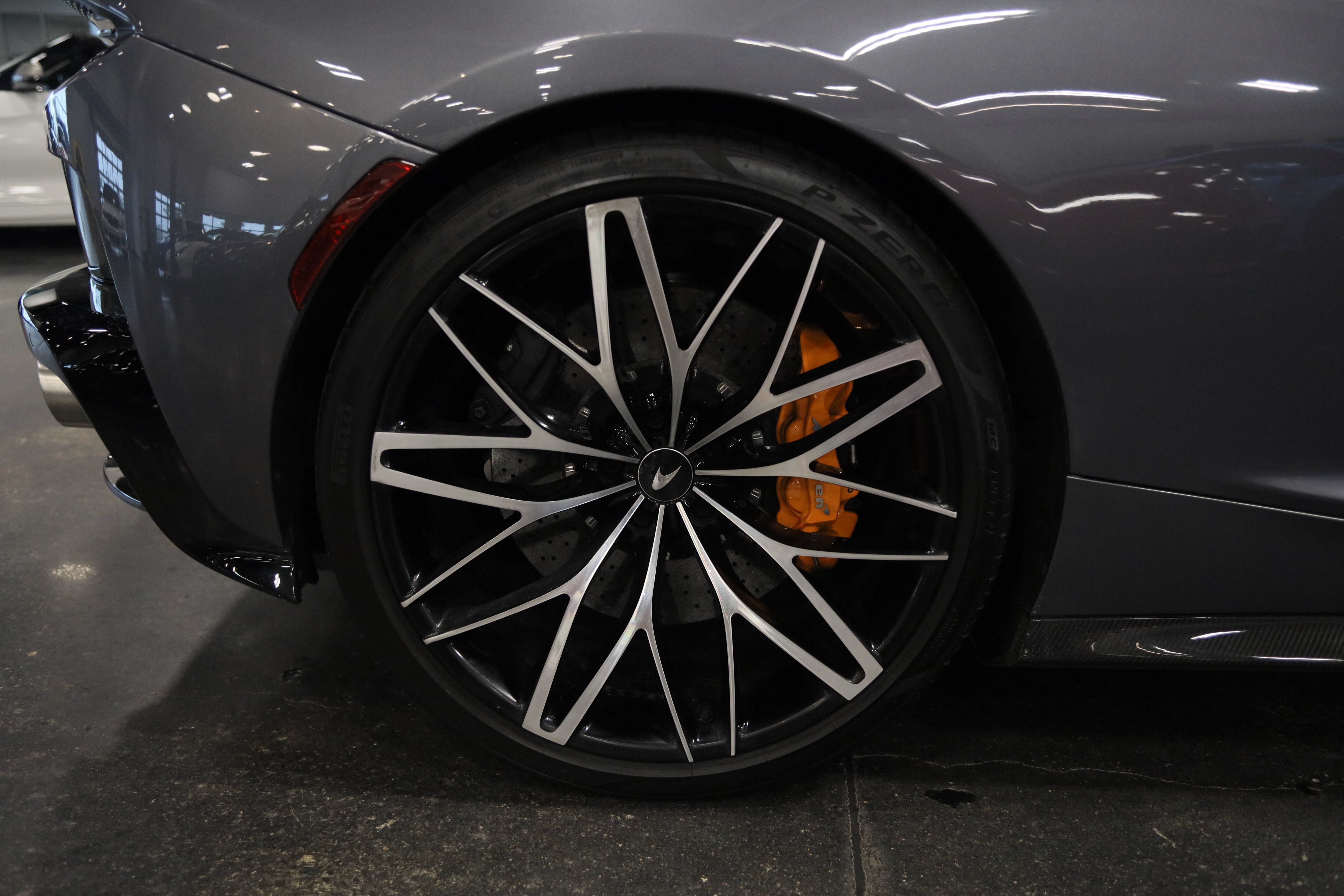 Used 2023 McLaren GT RWD image 12