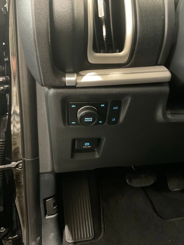 Used 2025 Ford Expedition Max Active AWD/4WD image 8