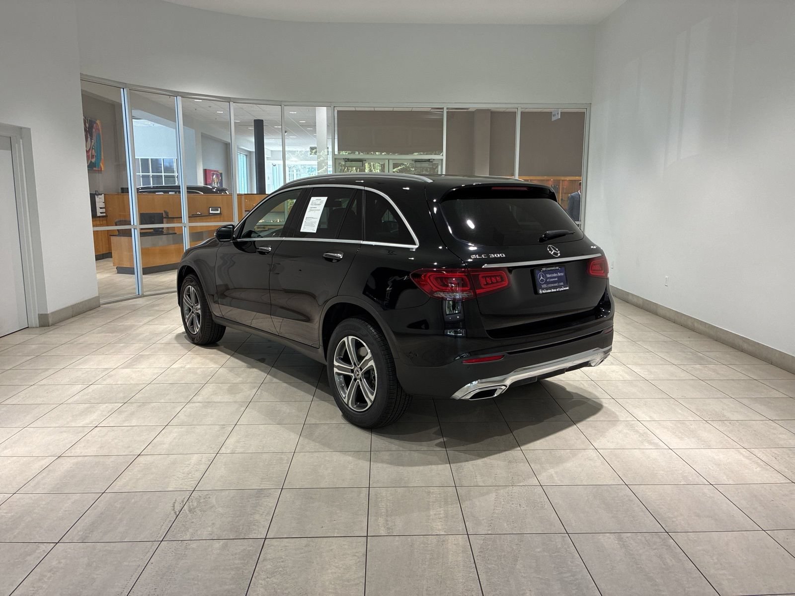 Used 2022 Mercedes-Benz GLC 300 4MATIC image 2