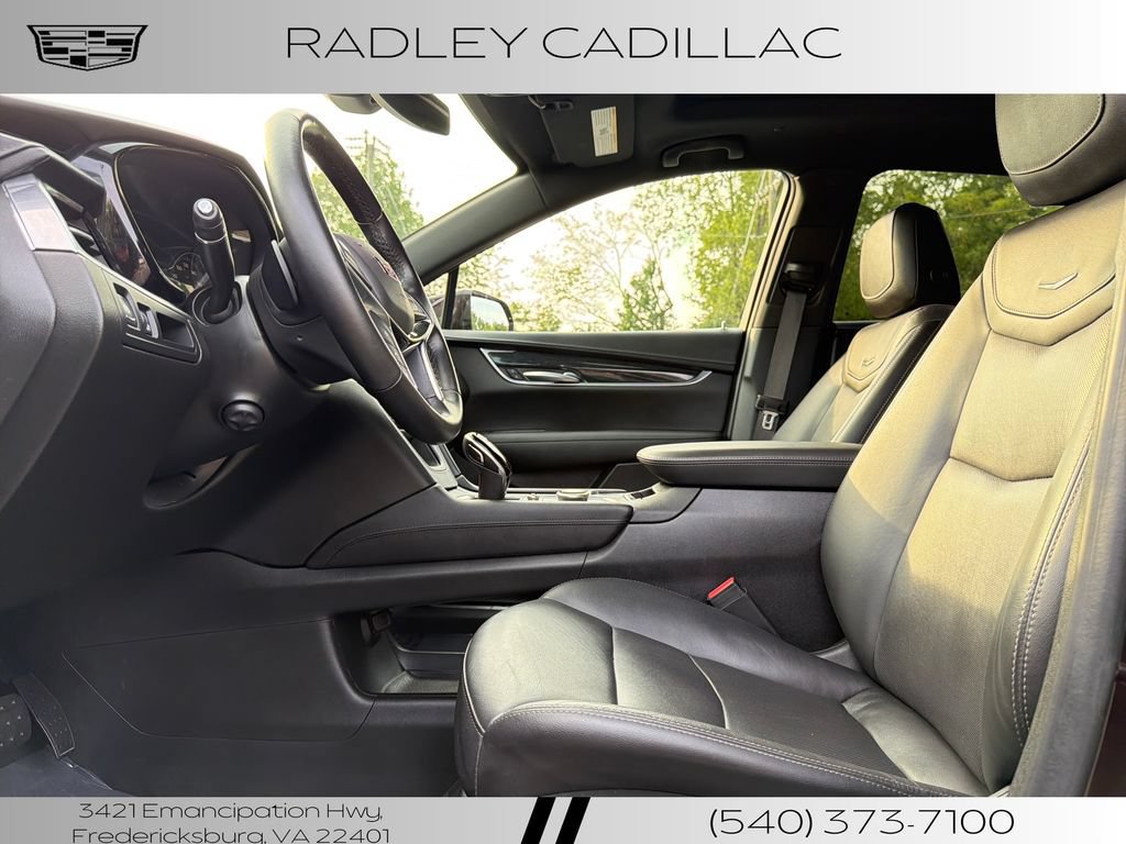 Used 2020 Cadillac XT5 Premium Luxury w/ LPO, Floor Liner Package AWD/4WD image 3