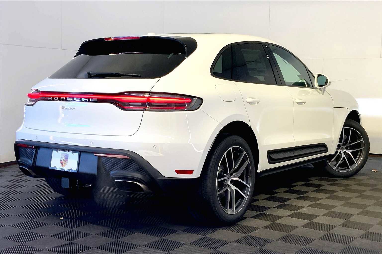 New 2026 Porsche Macan image 7