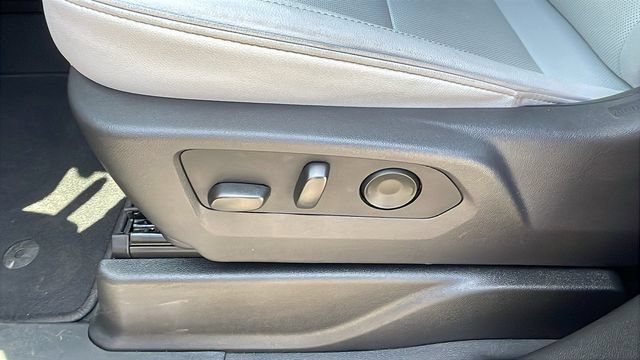 Used 2026 Chevrolet Suburban Premier AWD/4WD image 28
