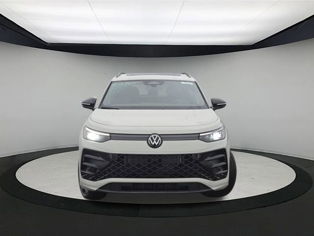 New 2026 Volkswagen Tiguan SE R-Line image 2