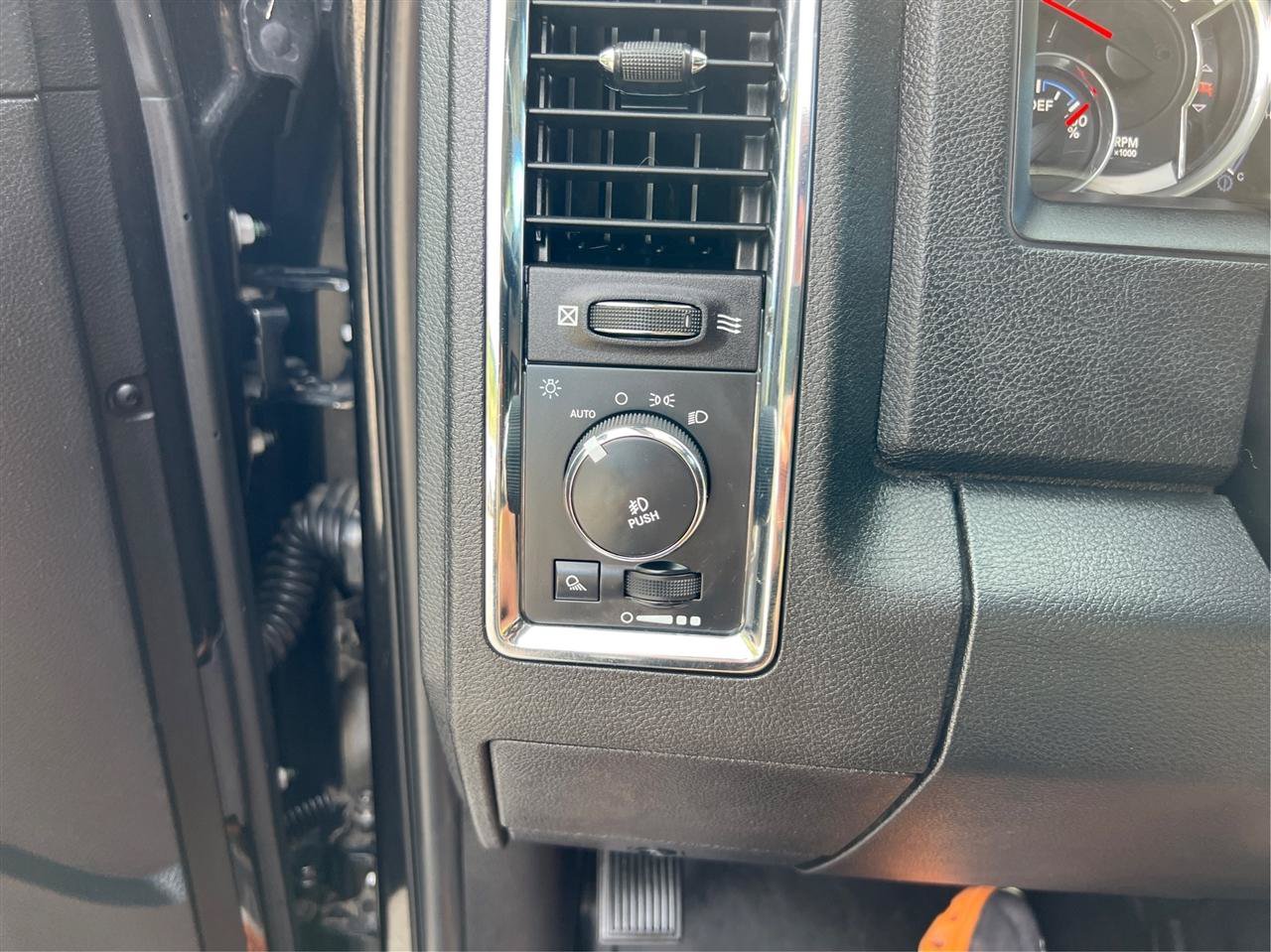 Used 2016 RAM 3500 Laramie w/ Cold Weather Group AWD/4WD image 20